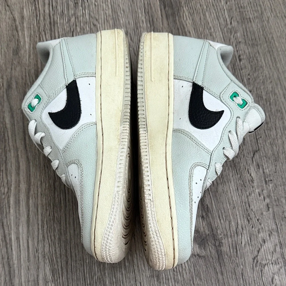 Nike Kids White and Gray Sneakers with Green Accents